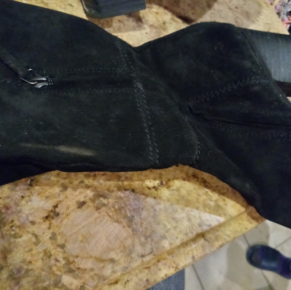 Boots - Picture 8 of 9